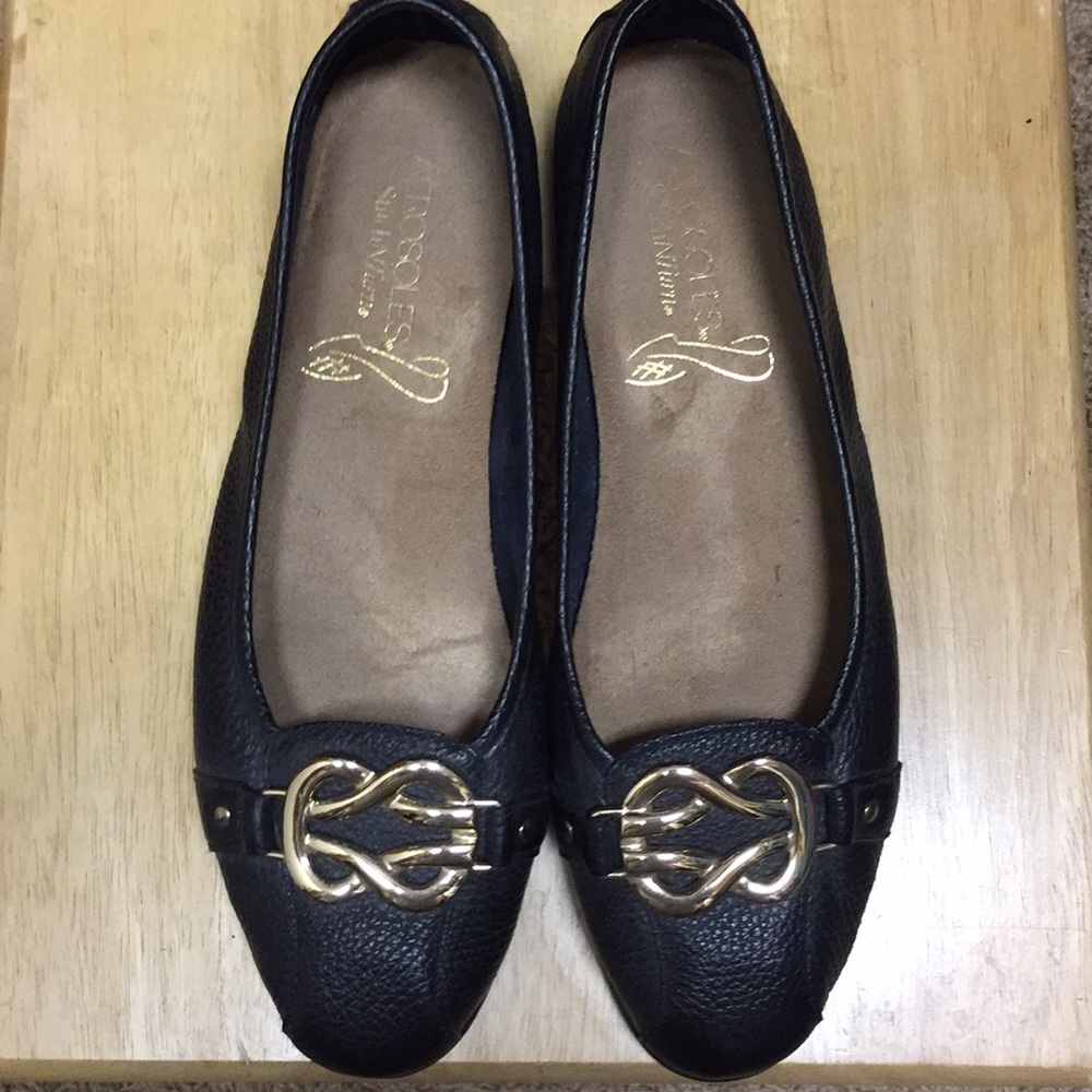 Aerosoles black leather buckle flats. 8.5